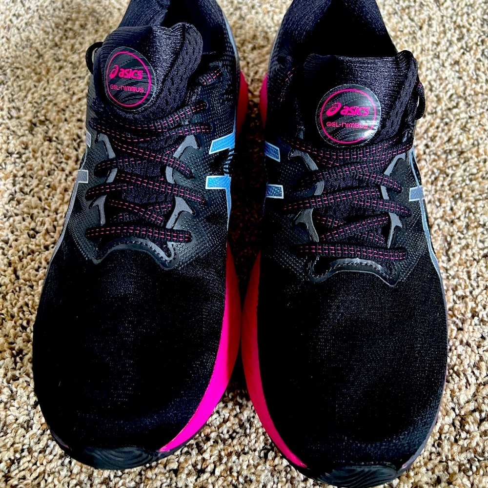 Like brand new! ASICS Nimbus 23. S:12